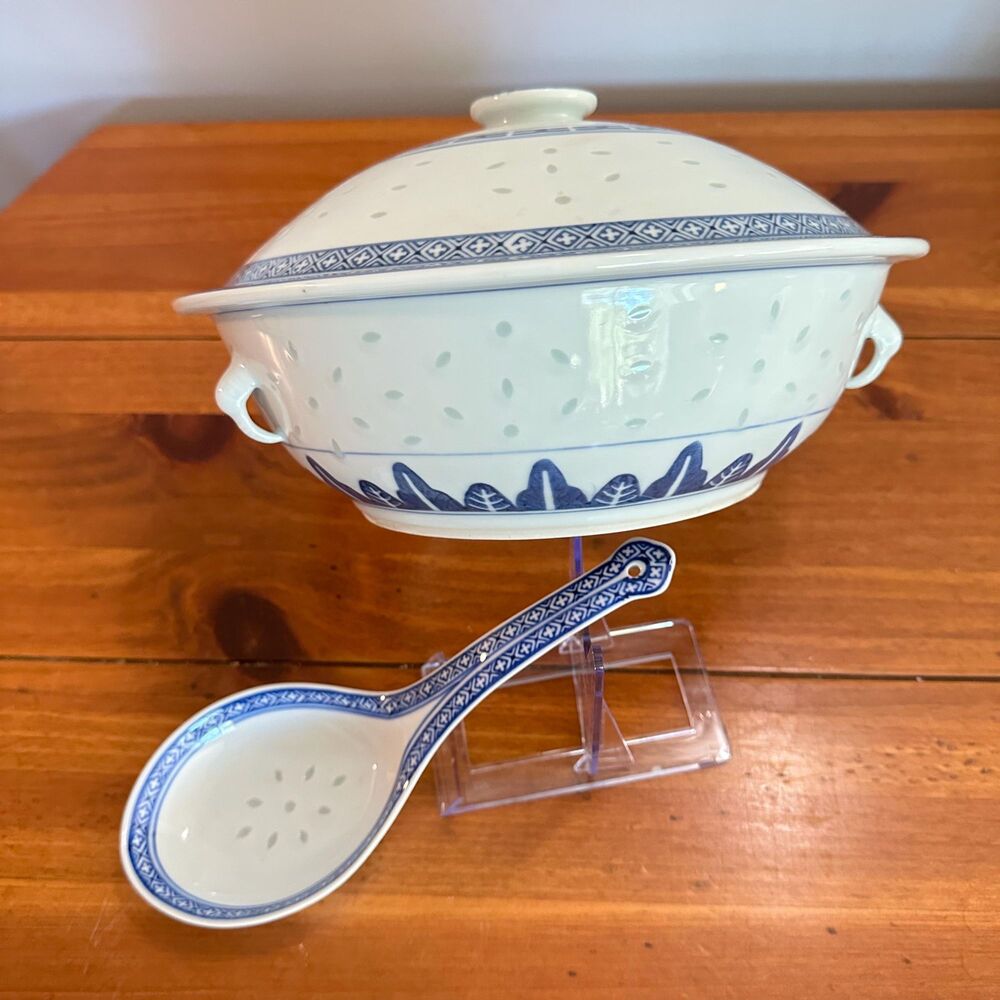 Vintage Jingdezhen Rice Grain Porcelain Soup Tureen, Lid  & Ladle Blue and White